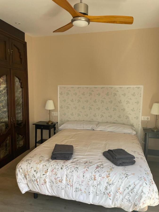 Apartamentos Gyc Vistas A Santo Domingo León Exterior foto