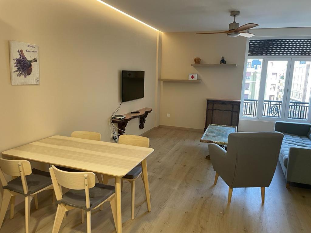 Apartamentos Gyc Vistas A Santo Domingo León Exterior foto